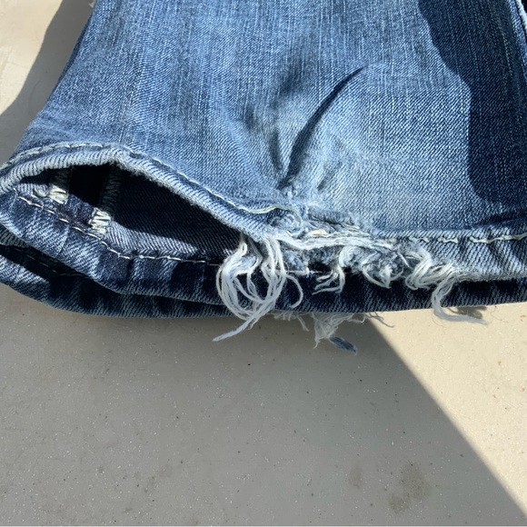 Miss me size 26 jeans lot of 3 Pairs of the pairs of capris one is boot cut. - Picture 15 of 16